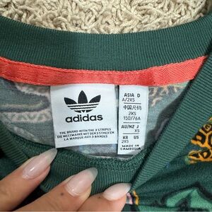 Adidas tee … tiger mosaic